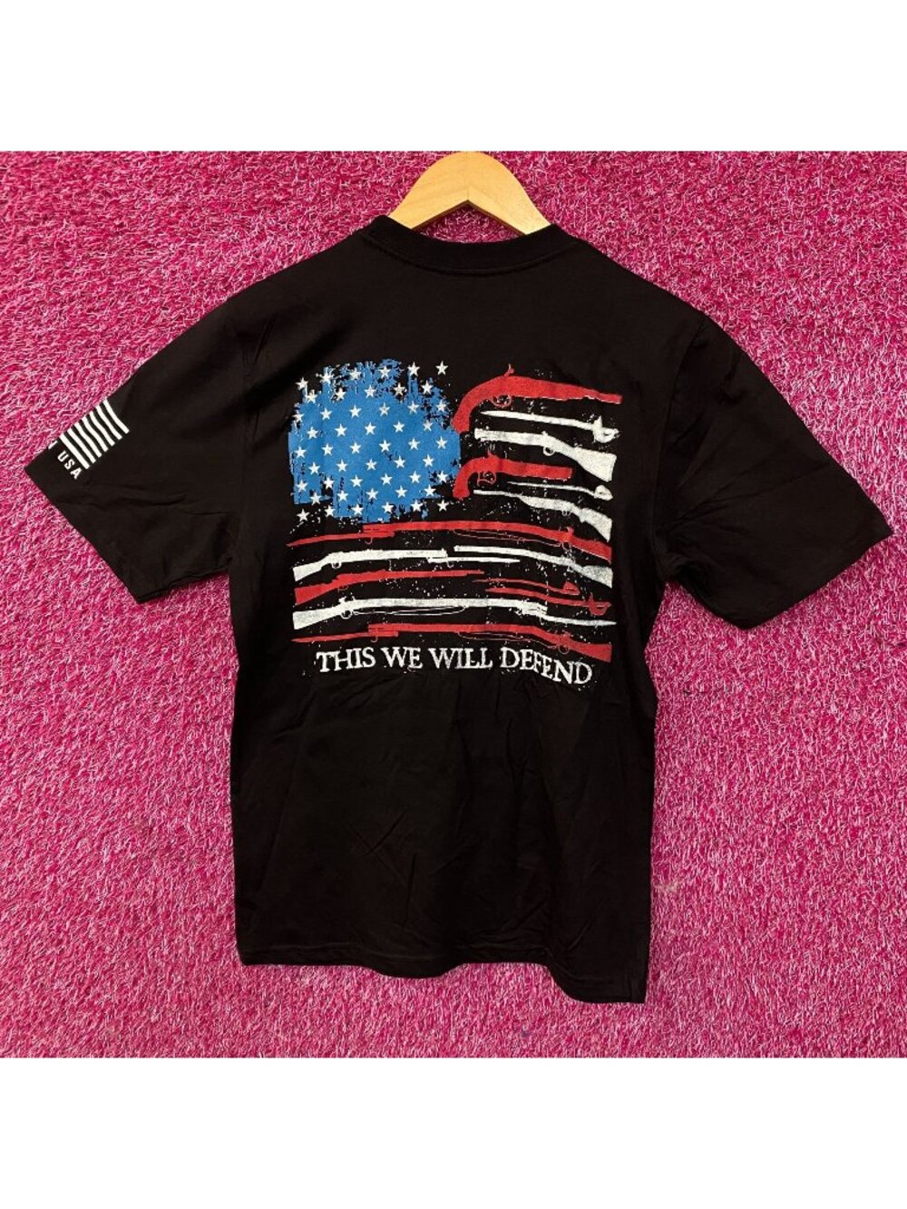 Bass Pro Shops "This We Will Defend" Graphic T-shirt Small